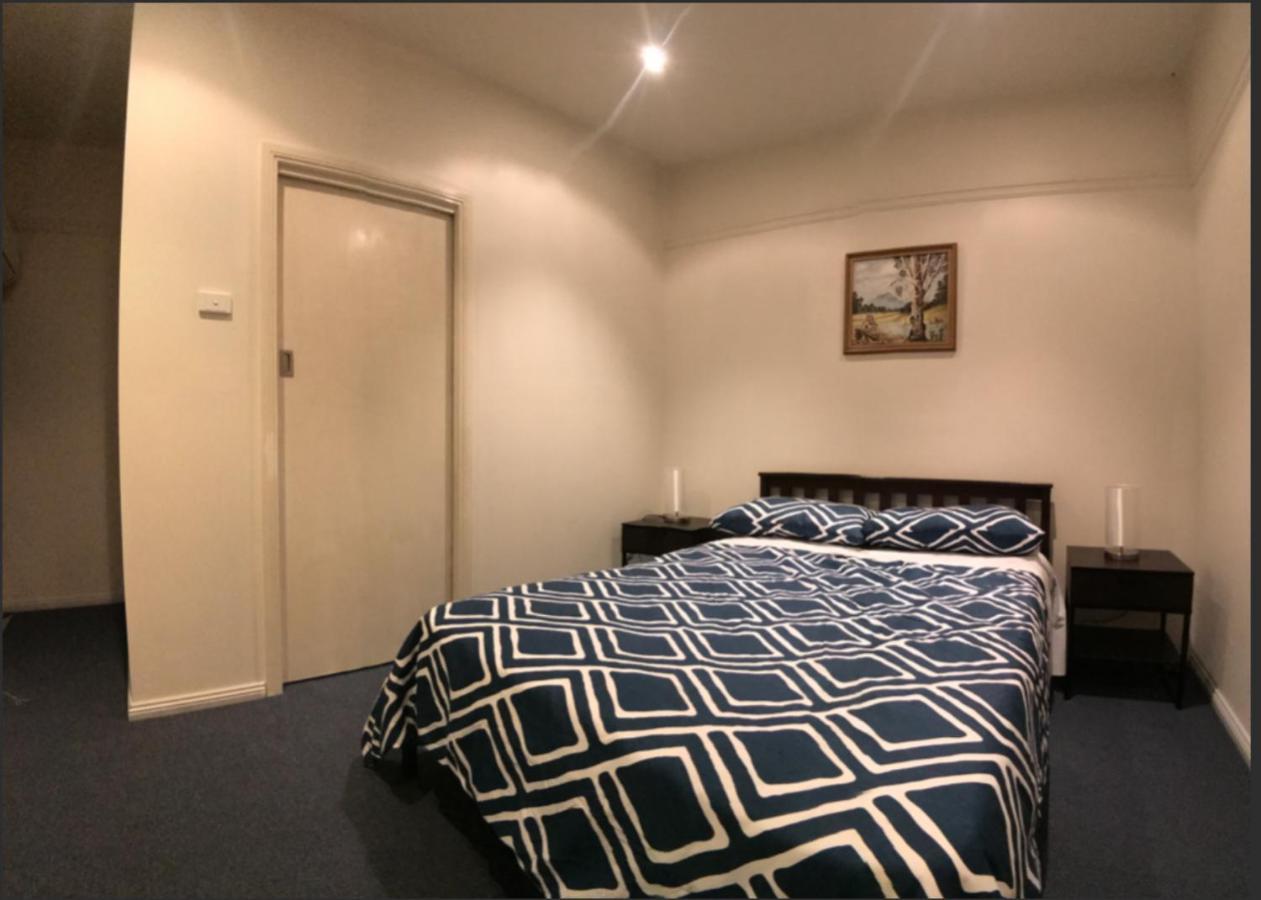 Malvern Backpackers メルボルン エクステリア 写真