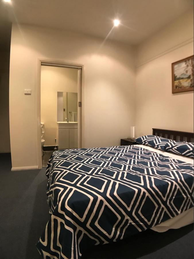 Malvern Backpackers メルボルン エクステリア 写真